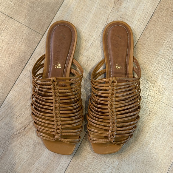 Strappy leather sandals - Picture 2 of 3